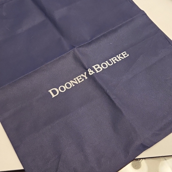 Pair of Pre-owned Dooney and Bourke Ex Large Dust Cover & Wristlet. - Picture 2 of 5